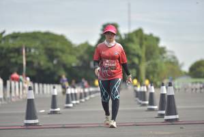 BIB: 0220
                            <button type="button" onclick="openModal(4944056)" class="btn btn-primary btn-sm float-right btn-popup" data-toggle="modal" data-target=".modal-high-quality">
                        <i class="fas fa-shopping-cart"></i> Add to Cart
                    </button>
                                            <button type="button" onclick="isThisMe(4944056, true)" class="btn btn-success btn-sm float-right btn-popup btn-isme hidden" data-toggle="tooltip" data-placement="bottom" title="นี่คือรูปของคุณใช่ไหม คลิกที่นี่เพื่อเอาเข้าอัลบั้ม">
                        <i class="fas fa-plus"></i> Add to album
                    </button>
                    <button type="button" onclick="isThisMe(4944056, false)" class="btn btn-warning btn-sm float-right btn-popup btn-isnotme hidden">
                        <i class="fas fa-ban"></i> Remove from album
                    </button>